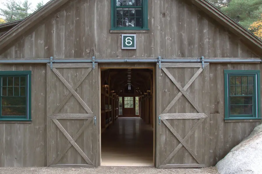 24 Farm Gates Entrance Ideas To Transform Your Property’s Curb Appeal