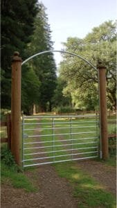 24 Farm Gates Entrance Ideas To Transform Your Property’s Curb Appeal