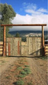 24 Farm Gates Entrance Ideas To Transform Your Property’s Curb Appeal